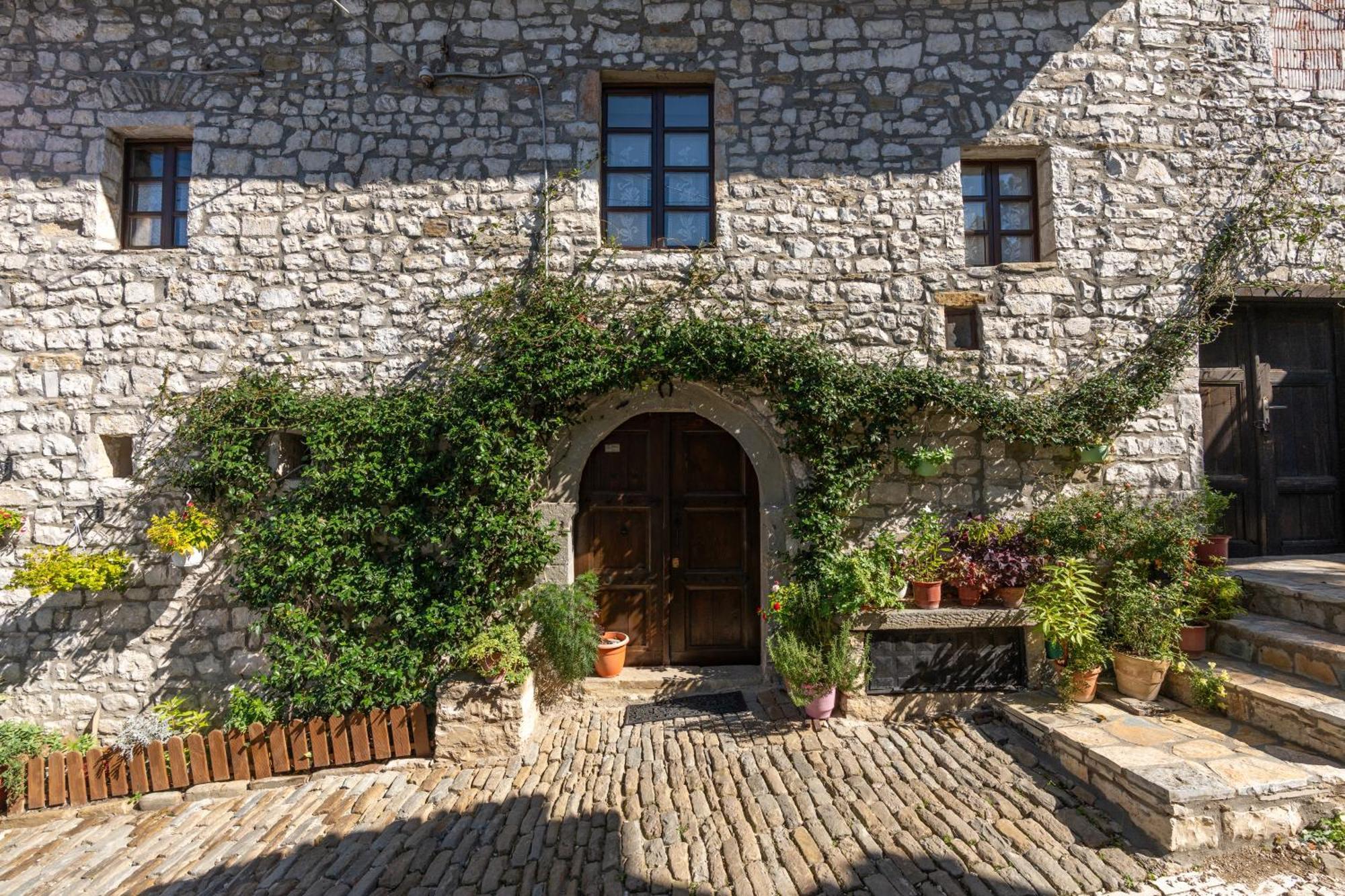 The Well House - Unesco Berat Exteriér fotografie